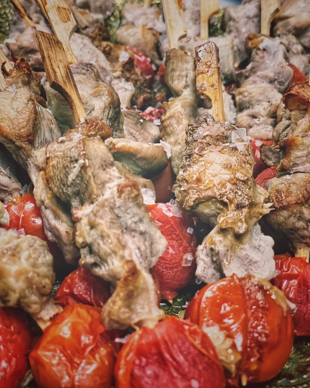 Servicio de comida callejera gourmet para eventos de empresa en Madrid